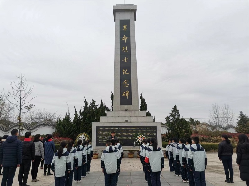 百年光辉历程 革命星火相传.jpg