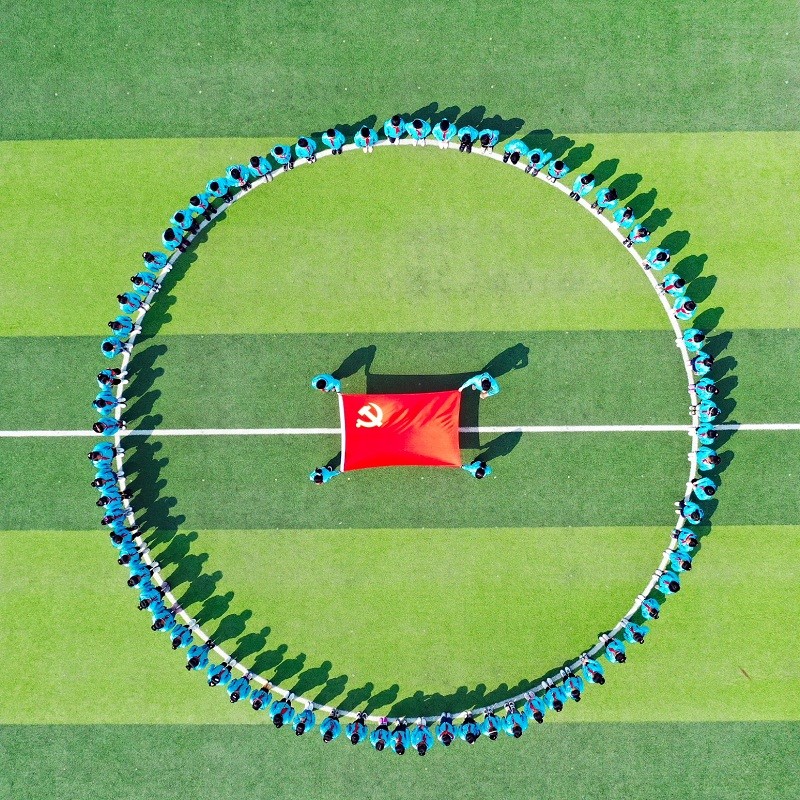 认党旗识党徽 争做时代新人.jpg