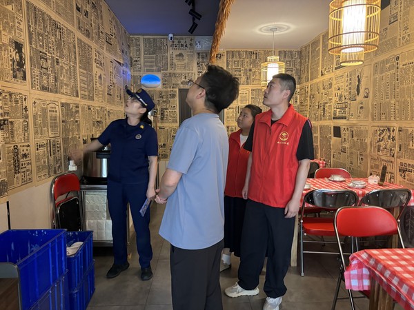 明光街道女山路社区：党建引领“微网格”，促进社区“大治理”.jpg