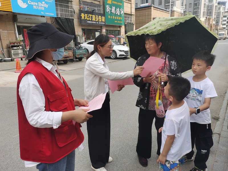 入户宣传防溺水 筑牢暑期安全网.jpg