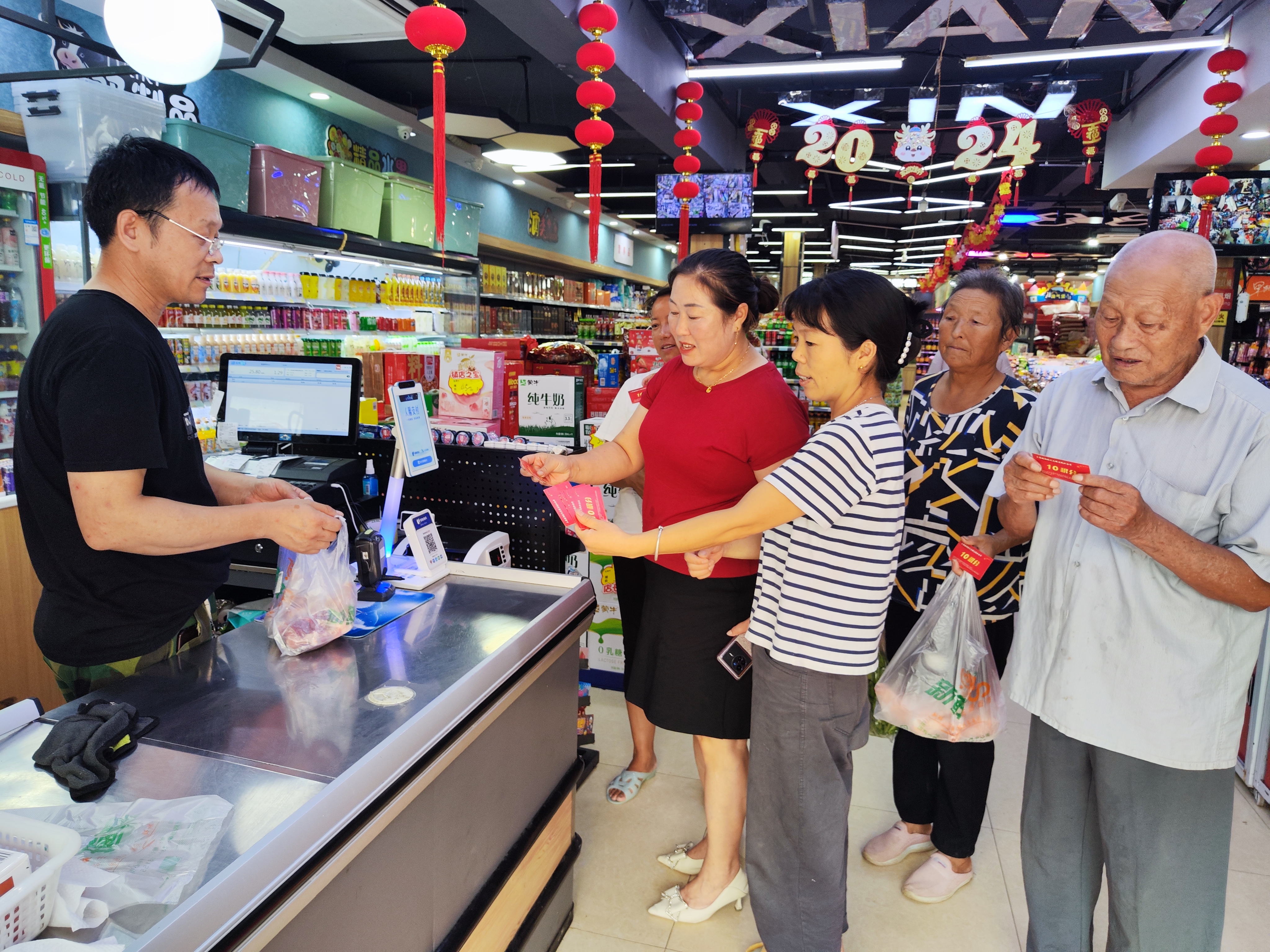 明光市三界村：开展积分兑换.jpg