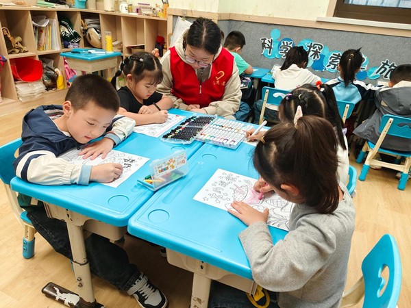 明光街道蔬菜村开展“小小光盘侠 共护盘中餐”世界粮食日主题活动.png