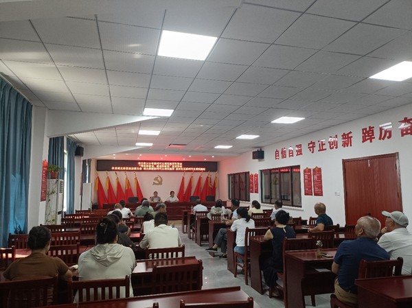明光街道滨河社区：党员带头传家训 清风正气润家园.png
