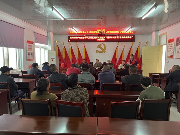 明光街道严岗村开展“传承家风家训 弘扬传统美德”宣讲活动2.jpg