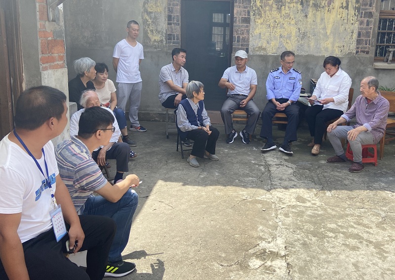 敲门恳谈1.jpg