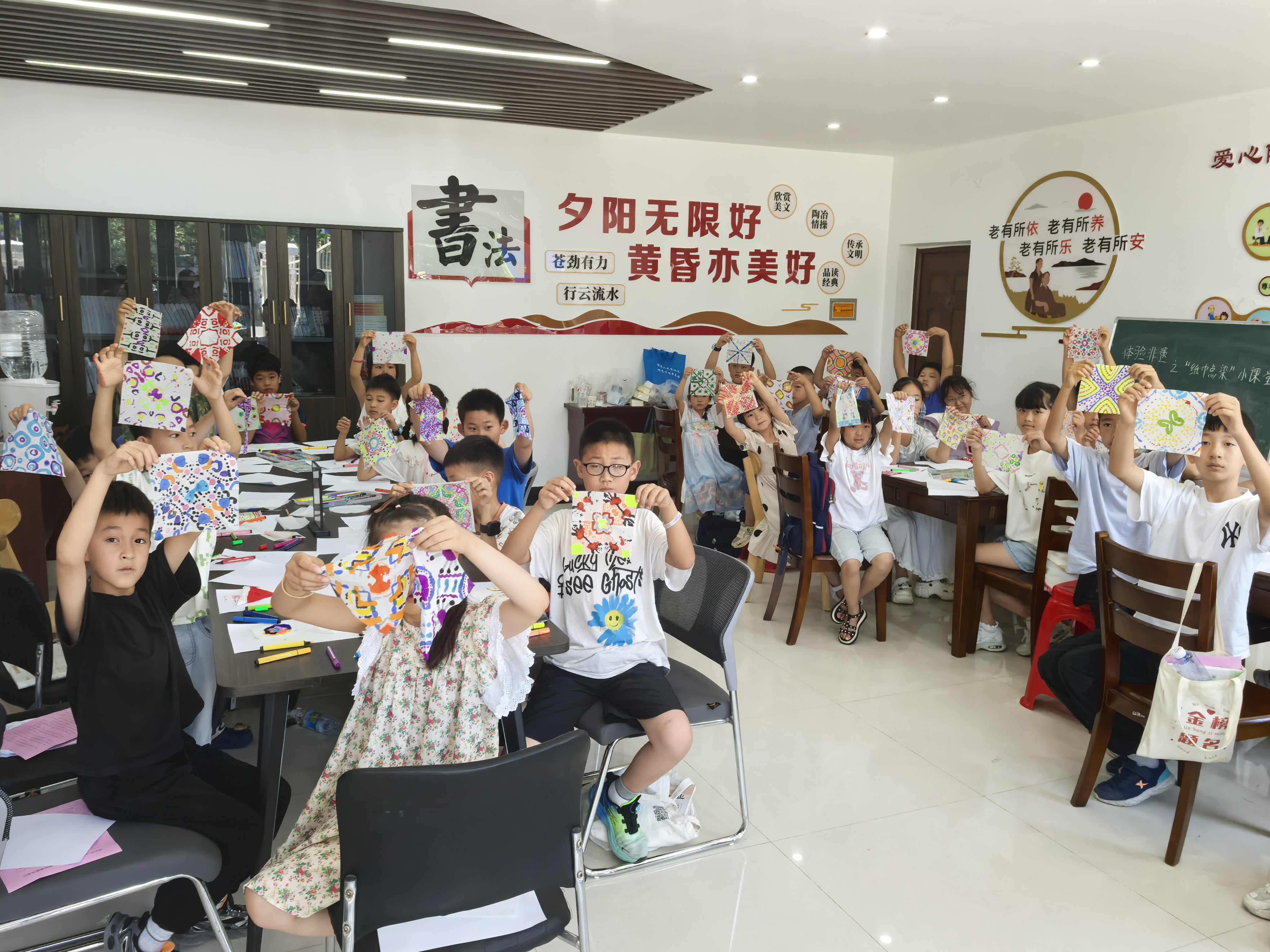 7月3日，管店镇新时代文明实践所组织开展“纸上生花 妙布可言” ——体验非遗之“纸巾点染”活动.jpg