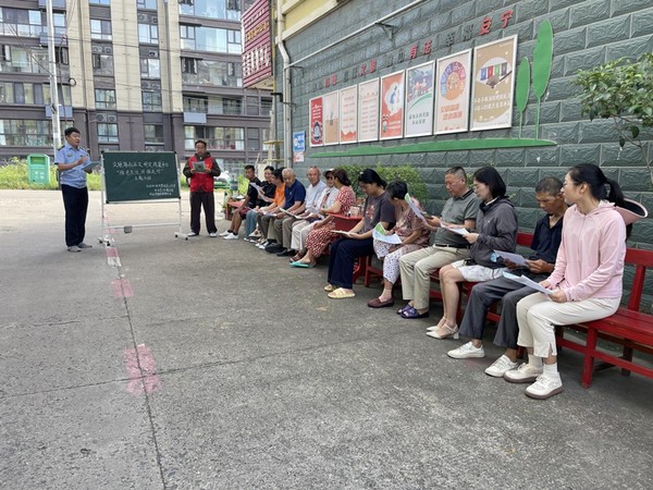 明光街道交通路社区开展文明实践集中日暨“绿色生活，环保先行”主题活动.png